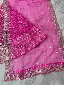 Robe traditionnelle slim à sequins Lehenga Choli Dupatta pour les fêtes de mariage tenue Bollywood pour la mariée pakistanaise - Product Image 3