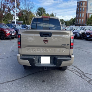 2024 Frontier PRO 4X Crew Cab 4x4 Boîte Automatique Titre Propre Sans Accident Faible Kilométrage - Product Image 4