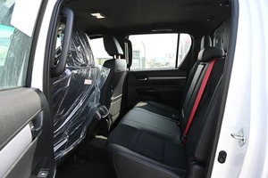 Toyota Hilux GR Sport V6 SUPER LIMPIA, CILINDROS, TRANSMISIÓN AUTOMÁTICA - Product Image 2