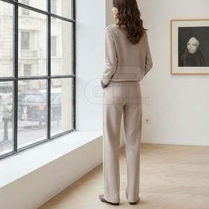 Ensemble deux pièces surdimensionné pour femmes, tenue confortable et ample, ensemble deux pièces surdimensionné tendance pour un usage décontracté et à la maison - Product Image 4