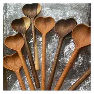 Ensemble de cuillères de cuisine écologiques du Vietnam faites à la main à partir d'outils de cuisson en bois durables pour un usage quotidien et un emballage d'exportation au détail - Product Image 4