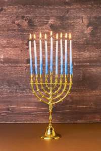 Support de chandelier Menorah personnalisable avec finition moderne pour la décoration intérieure pour Pâques et la Saint-Valentin Décoration de Noël pour la maison - Product Image 4