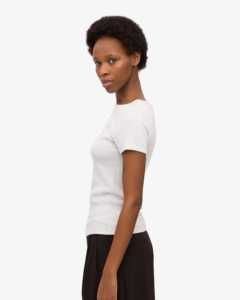 Hauts courts 100% coton pour femmes T-shirts Slim Fit pour Yoga Fitness T-shirts à coupe régulière avec patchs en gros - Product Image 4