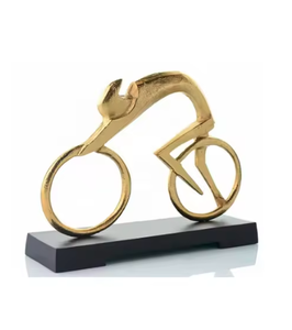 Sculpture attrayante en aluminium sur pied Cadeau créatif en métal Décoration de bureau Figurines artisanales pour la maison Hôtels et décoration de bureau - Product Image 4