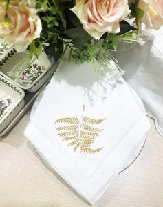 Serviettes de table en coton brodées sur mesure en or métallique, motif fougère, avec ourlet festonné, pour la maison, l'hôtel, les fêtes - Product Image 1