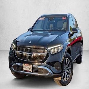 GLC 300 2026, SUV de 4 Puertas (2.0L 4 Cilindros Turbo Gasolina/Híbrido Suave Eléctrico 9A) - Product Image 3