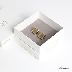 Une paire de boutons de manchette plaqués or 18 carats pour hommes, ornés de pierres précieuses Fengshui en agate jaune (MSDAVA005) de la collection Tinh Vu - Product Image 2