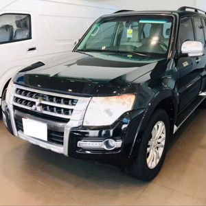 Mitsubishi Pajero 2018 Usado, Gasolina/Petrolio, Automático, Turbo, Asientos de Cuero Oscuros, R17, Todoterreno, Lujo, 4x4, SUV con Volante a la Izquierda, en Venta - Product Image 1
