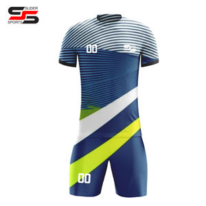 Uniforme de football tendance pour tout le monde Ensembles de football de couleur dégradée entièrement personnalisés Production en vrac Vêtements de football du Pakistan - Product Image 5