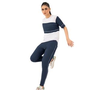 Conjunto Deportivo de Invierno de Alta Calidad y Estilo Personalizado para Mujer, Camiseta 100% Algodón con Pantalones y Logotipo Personalizado - Product Image 1