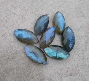 Labradorite de Madagascar Checker Cut Calibré Taille 4x6mm à 20x30mm Dos Plat Pierres Précieuses en Vrac Fabrication de Colliers Faits à la Main Bijoux - Product Image 4