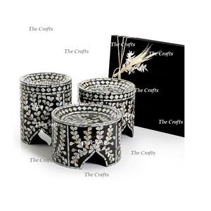 Riser en bois de conception classique avec support de service de chocolat de pâtisserie de travail de nacre à un prix abordable - Product Image 6