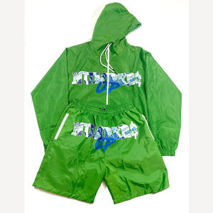 Venta al por mayor Unisex Nylon Chándal Conjunto Logotipo Personalizado Bordado Cortavientos Corto para Hombres y Mujeres Estilo de Verano - Product Image 1