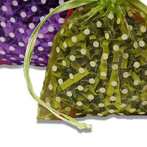 Sacs cadeaux en organza à pois - Product Image 3