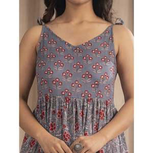 เดรสผ้าฝ้ายมัลมัลสีเทา สายผูกไหล่ พิมพ์ลายบล็อกด้วยมือ สไตล์ลำลอง เอวธรรมชาติ ระบายอากาศได้ดี - Product Image 2