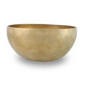 Bol de service en laiton martelé authentique, fabriqué à la main pour les fonctions culturelles, les cérémonies de puja ou la décoration de buffet d'hôtel - Product Image 4