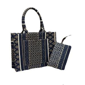 Guru Kirpa Export, bolso de mano de hombro de tela Jaguard para mujer, colección étnica india, mensajero, bolso de viaje de compras, lona hecha - Product Image 1
