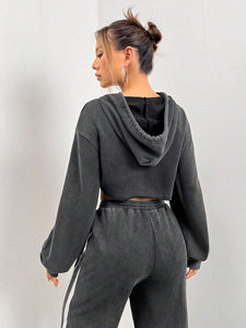 Haut court vintage pour femmes personnalisé sweat à capuche décontracté pour femmes pulls à capuche courts oversize à épaules tombantes pour femmes - Product Image 2