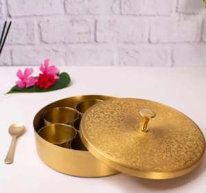 Cubo de flores Puja pulido dorado de latón de diseño Simple con mango Cubo de flores Puja de latón para plantilla - Product Image 4