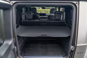 G63 2024 ~3 700 milles, V8 biturbo, transmission intégrale, gris Monza Magno, non modifié - Product Image 5