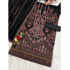 ชุดผ้าจอร์เจียแบบมีสไตล์ผลิตในอินเดียพร้อมแผ่นรองด้านล่างและซับในสำหรับโอกาสพิเศษ - Product Image 1