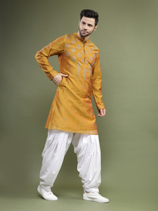 ชุดคุร์ตาผ้าฝ้ายแห้งเร็วสไตล์วินเทจสำหรับฤดูร้อน รุ่น MP-722 ของ Ramas Kurtis สำหรับผู้หญิง พร้อมกางเกงขายาว ราคาขายส่งจากอินเดีย เหมาะสำหรับงานแต่งงาน งานเลี้ยง และสวมใส่ลำลอง - Product Image 4