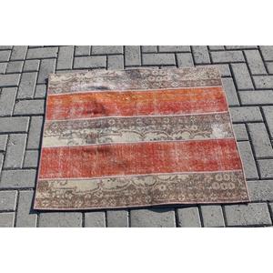 Tapis turc vintage, tapis de 2,6 x 3,2 pieds, petit tapis à fleurs rouges - Product Image 3