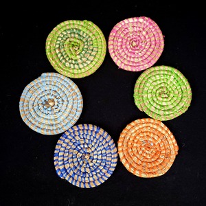 Sous-verres ronds en jonc de mer de couleur personnalisée produits écologiques fabriqués au Vietnam décoration de table en gros - Product Image 1