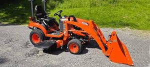 Tractor Subcompacto BX2680 2024 - Motor de 25 HP con Tracción en las 4 Ruedas, Caja de Cambios y Bomba - Potencia y Comodidad en un Marco Compacto - Product Image 5