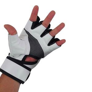 Fabricant de services OEM, gants de MMA, taille personnalisée, gants de boxe d'entraînement imperméables en cuir - Product Image 6