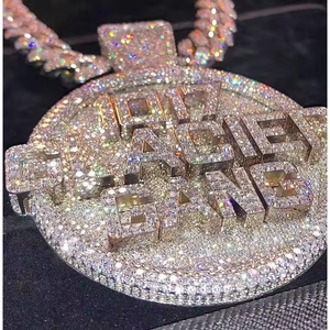 Pendentif et breloque de luxe en moissanite style hip-hop entièrement sertis de pierres – Bijoux luxueux - Product Image 4