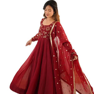 Perfecto para regalar, celebraciones personales o eventos profesionales, estos juegos Salwar combinan comodidad/sofisticación - Product Image 1