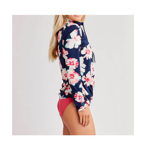 เสื้อแรชการ์ดสตรีแบบสั่งทำพิเศษ พิมพ์ลายด้วยความร้อน ทรงเข้ารูป ป้องกันรังสียูวี เป็นมิตรกับสิ่งแวดล้อม แห้งเร็ว ระบายอากาศได้ดี ผลิตจากโพลีเอสเตอร์ผสมสแปนเด็กซ์ - Product Image 6