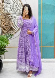 Robe Chikankari la plus tendance Georgette Dupatta avec une touche élégante et glamour pour la fête Saison des fêtes Nouveau lancement - Product Image 4