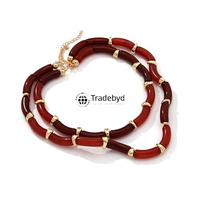 Collier en résine Tradebyd Pendentif artistique élégant de bijoux faits à la main pour les amateurs de mode