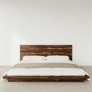 Cama Queen de madera maciza con diseño contemporáneo y postes torneados decorativos, ideal para dormitorios modernos rústicos o de transición - Product Image 2