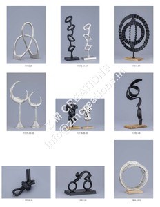 Figurine abstraite moderne décorative en aluminium faite à la main avec base en bois pour décoration intérieure - Product Image 6