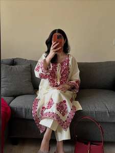 Conjunto de Pantalón y Top de Fiesta para Mujer, Diseño Exclusivo, Moderno, Bordado, Tela de Seda Romana, Reversible, para Todas las Temporadas, Corte Regular - Product Image 3