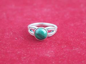 Bague en argent sterling 925 faite à la main avec pierre précieuse en malachite naturelle - Product Image 2