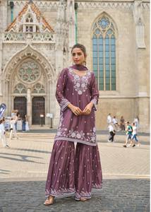 Kurti และกางเกงผ้ามัสลินดีไซน์เนอร์พร้อมลายพิมพ์ดิจิตอลพร้อมงานปักลายลูกไม้ - Product Image 5