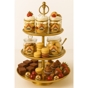 Le support à gâteau en métal décoratif doré est la plate-forme idéale pour présenter vos cupcakes avec sophistication et flair - Product Image 3