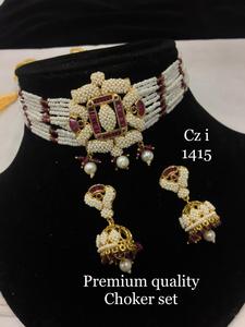 Conjunto de collar de moissanita Kundan indio real con pendientes a juego y Tikka para ropa nupcial y festiva a la venta - Product Image 2