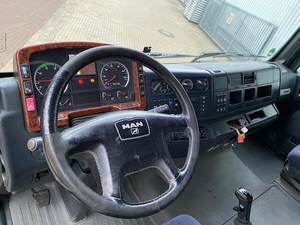 Camión MAN TGA 18.480 4x2 BLS XXL 2007 con cabina, hidráulica, climatización fija y pegatina verde - Product Image 5