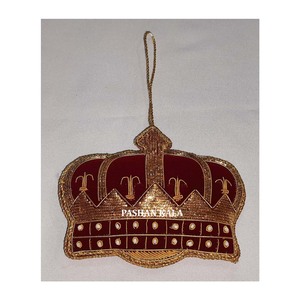 Pieza antigua de tela de terciopelo con forma de corona bordado Zari dorado con adornos de diseño de cuentas para la decoración del árbol de Navidad - Product Image 1