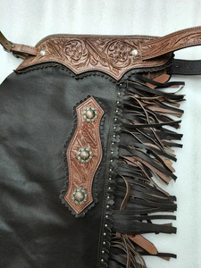 Western Softy Leather Chinks Bull Riding Chaps Gear Trail Ranch & Horseback Riding Vêtements de travail à franges durables avec Star Conchos - Product Image 4