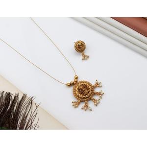 Conjunto de Collar con Colgante de Estilo Moderno para Mujer con Joyería de Moda para Fiestas, Sesiones de Fotos y Regalos, de Proveedor Indio - Product Image 4