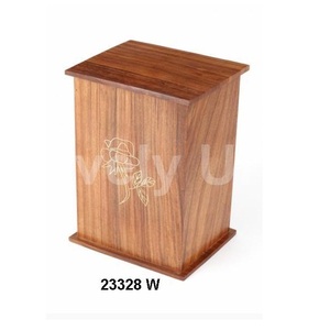 Urne funéraire adulte en bois de rose - Product Image 1