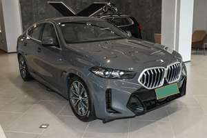 X6 SUV hybride sport de luxe, moteur turbo automatique, pack M Sport, intérieur sombre, toit ouvrant panoramique Sky Lounge - Product Image 3