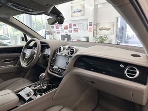 Bentley Azure W12 Onyx Edition 2018, transmission intégrale, conduite à gauche, 50 001 à 75 000 miles, 200 à 250 ch - Product Image 3