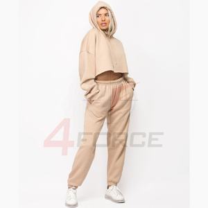 Hoodie court épais pour femme 460 GSM en molleton de coton premium, chaud et confortable, style streetwear, fabricant de vêtements OEM sous marque privée - Product Image 3